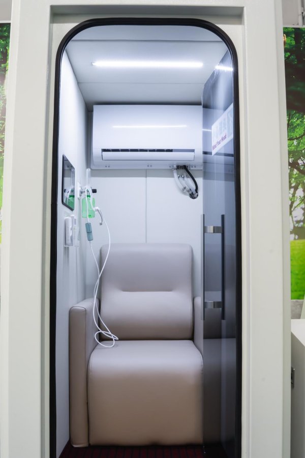 Vertical cabin